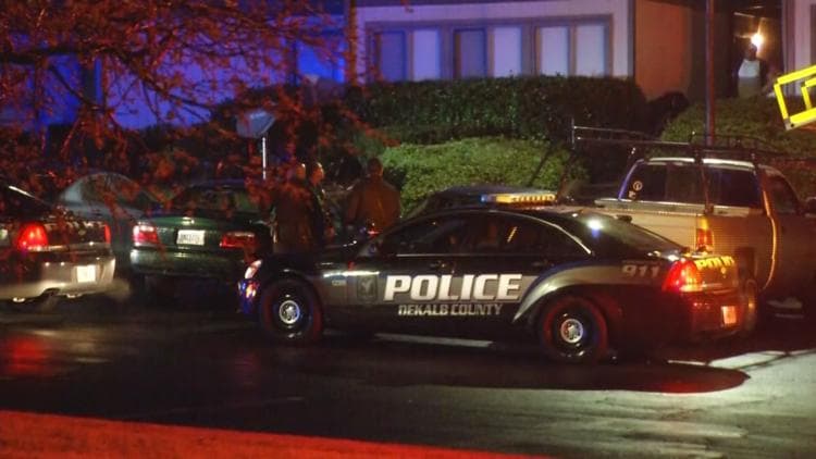 Investigan muerte de mujer encontrada en apartamentos en el área de Atlanta