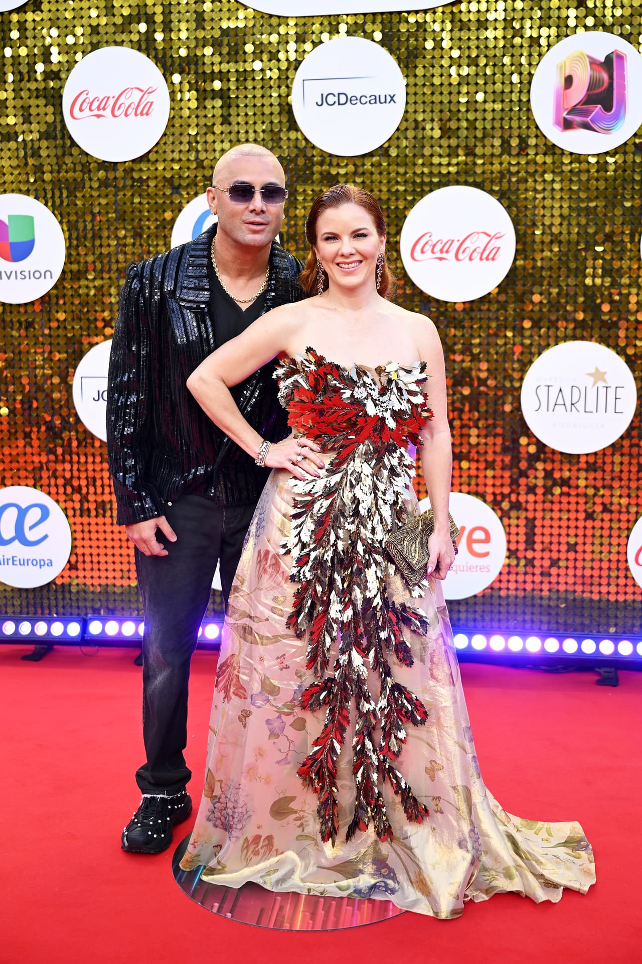 Wisin llegó acompañado de su inseparable esposa Yomaira Ortiz Feliciano.