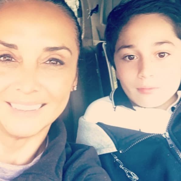 El proceso de adopción tampoco fue nada sencillo para ella: "Por mi edad ya no me querían dar un bebé recién nacido, por lo que terminé aceptando una adopción directa. El día que me entregaron a Fabián, de cuatro días de nacido, fue la misma emoción que cuando vi a mi hijo nacer de mi vientre", explicó.