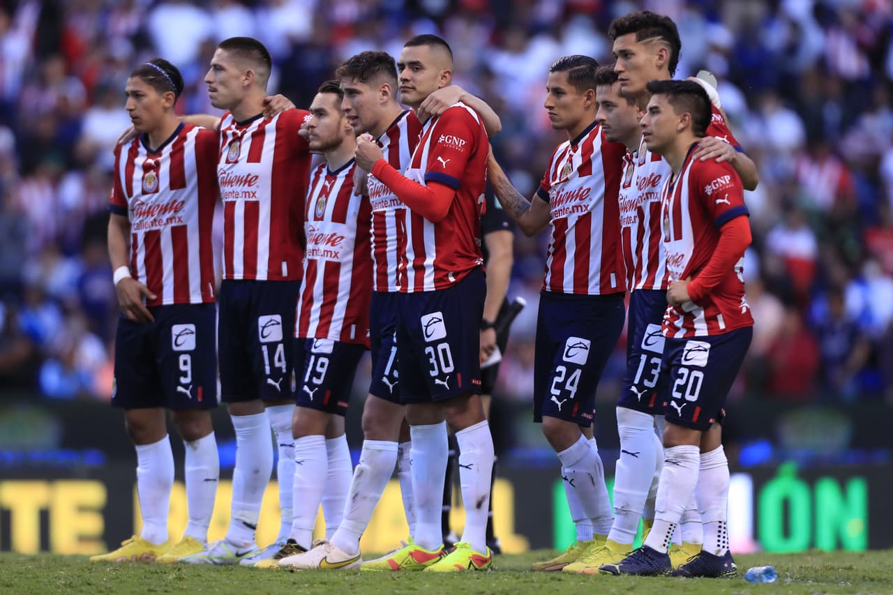 Chivas ya tiene primeros transferibles; Peláez y Cadena, penden de un hilo