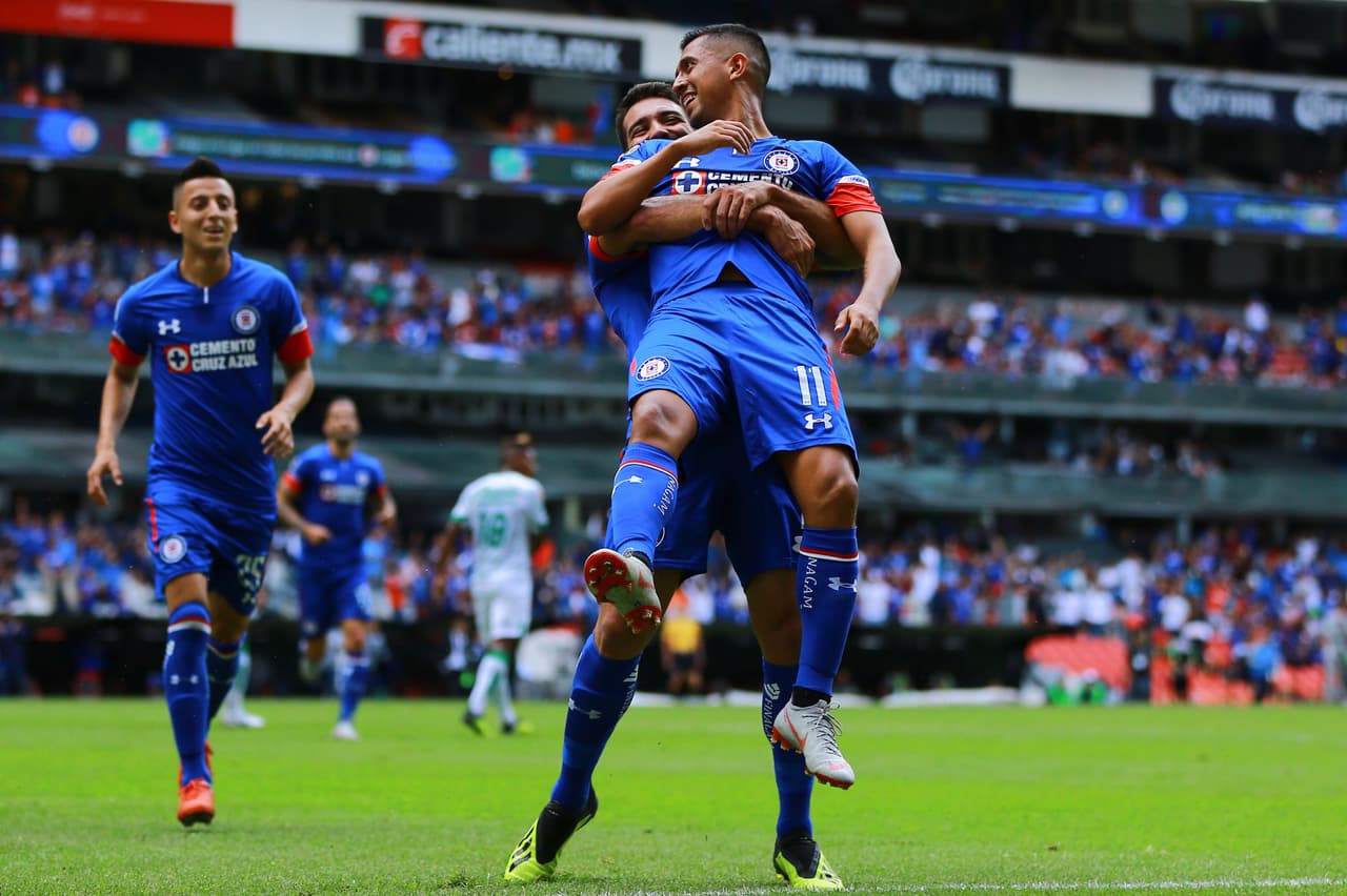 Con sus dos goles, Elías Hernández llegó a tres e iguala al francés André Gignac (Tigres) y a Víctor Dávila (Necaxa) en la cima de la tabla de goleadores.