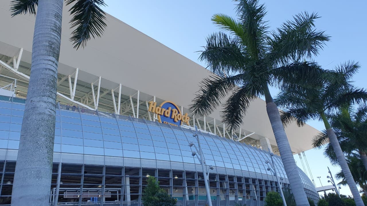 Así se vive el color en el Hard Rock Stadium de Florida previo al partido entre San Francisco 49ers y Kansas City Chiefs.