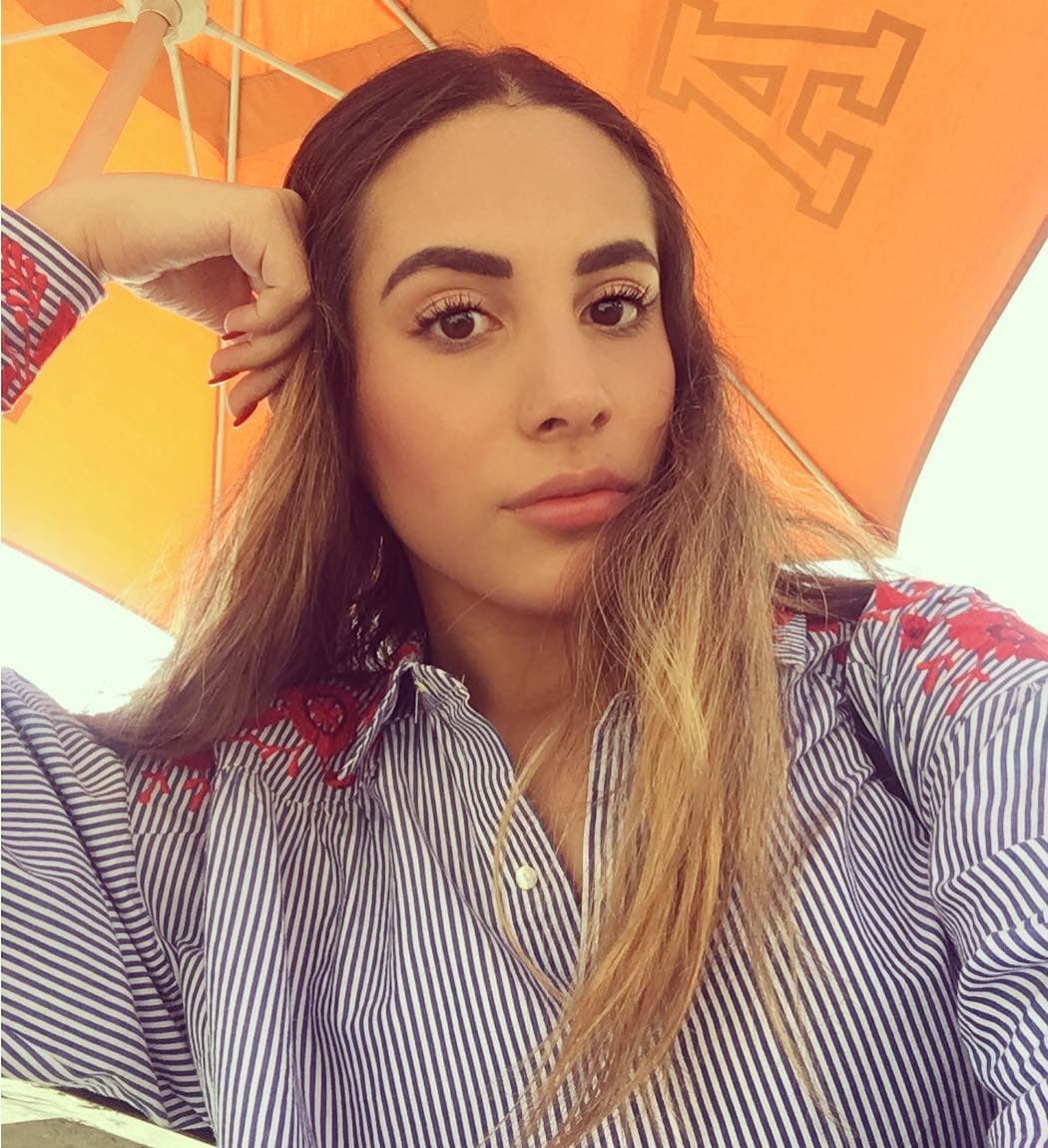 Nicky es la consentida de todos, al ser la menor y la única niña.