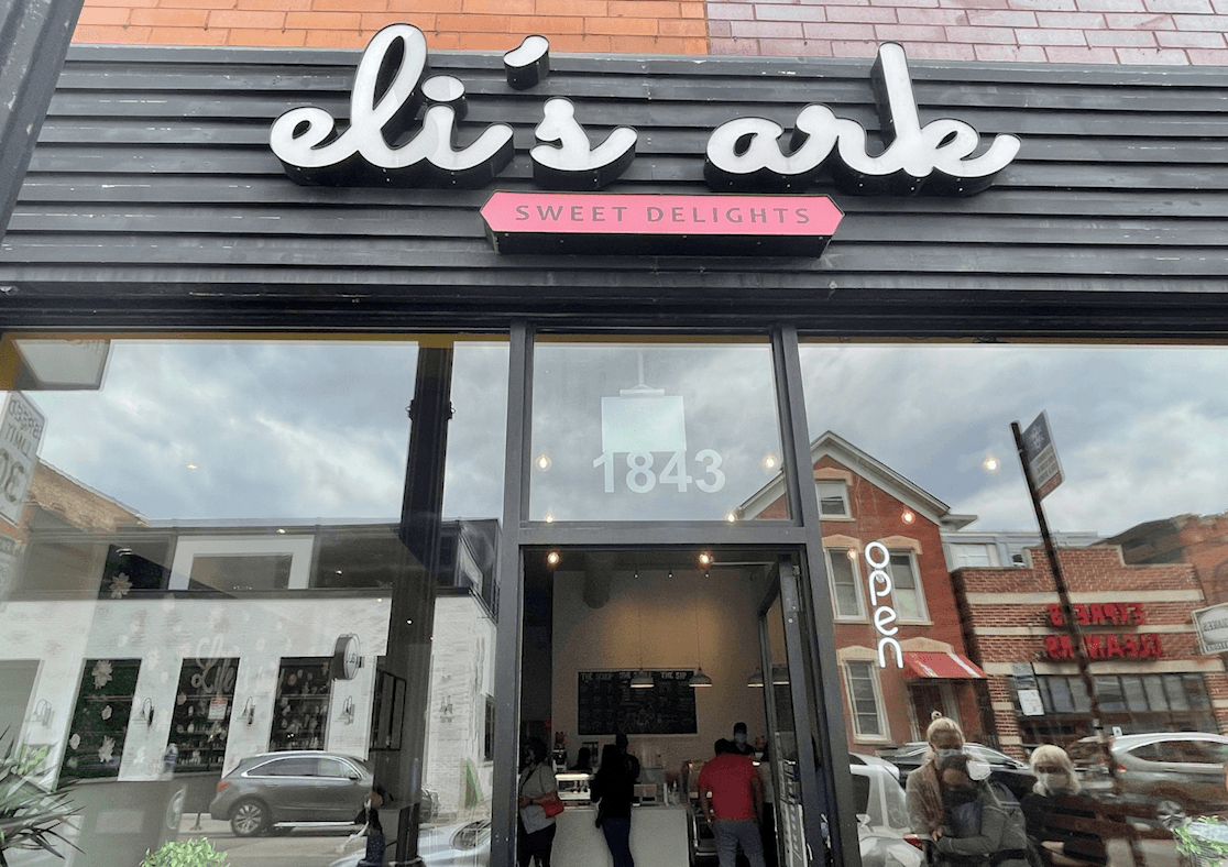 "Definitivamente fue una experiencia. Conseguí el helado de nuez y el chocolate con naranja. Los sabores parecen exóticos pero son combos realmente deliciosos", reconoce otra clienta.