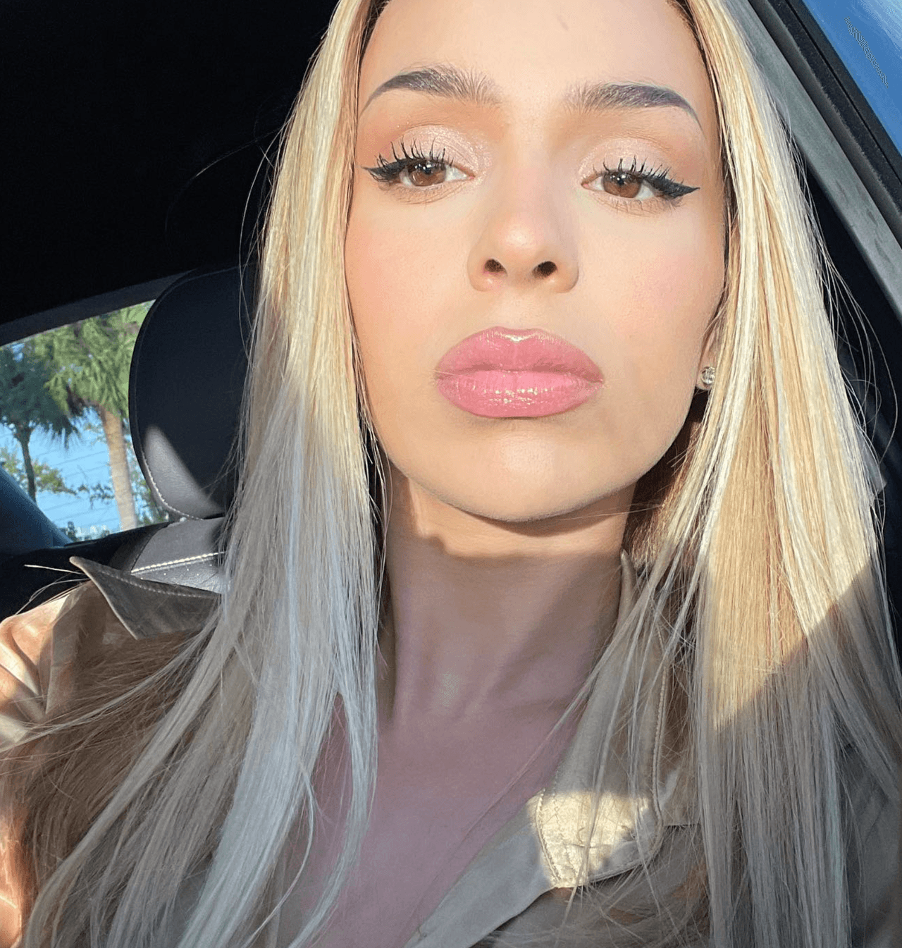 Otra de sus facetas artísticas, es la actuación. Gyal debutó como actriz en el 2020 y participó en un cortometraje para los Premios Gaudí.