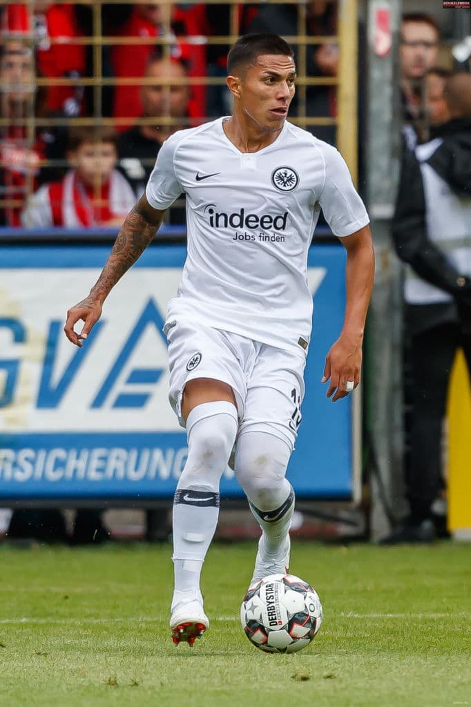Eintracht Frankfurt recuerda a Carlos Salcedo