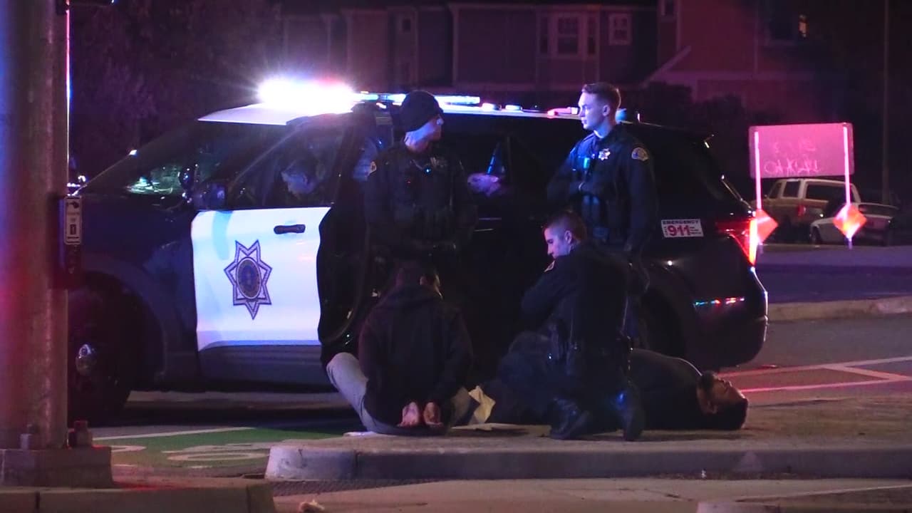 Por otro lado, Raj Jayadev, fundador de la organización de justicia penal Silicon Valley De-Bug, critica la propuesta y considera que es una extralimitación que afectará principalmente a jóvenes de color.
<br>