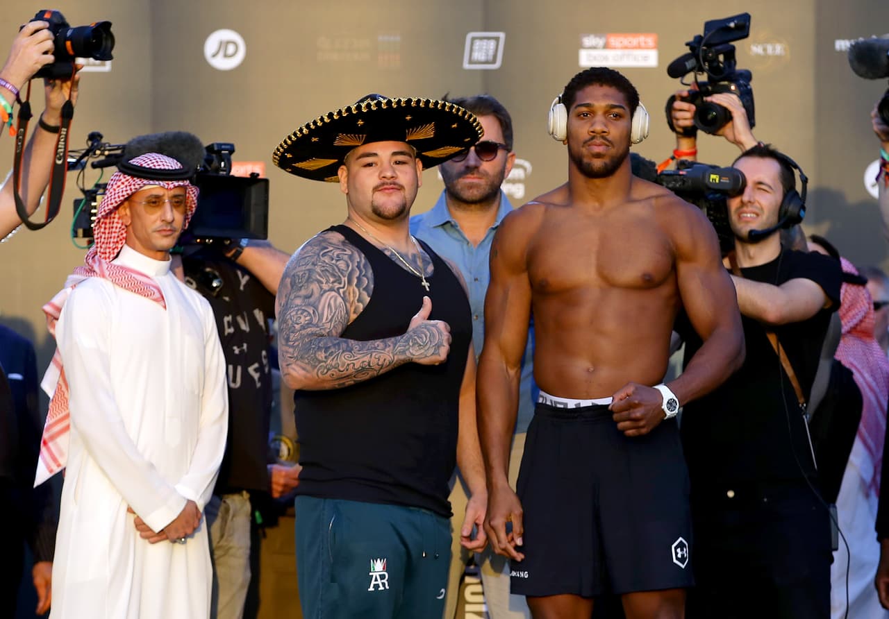 Anthony Joshua pesó 237.5 libras, mientras que Andy Ruiz dejó la aguja en 287.3 libras.