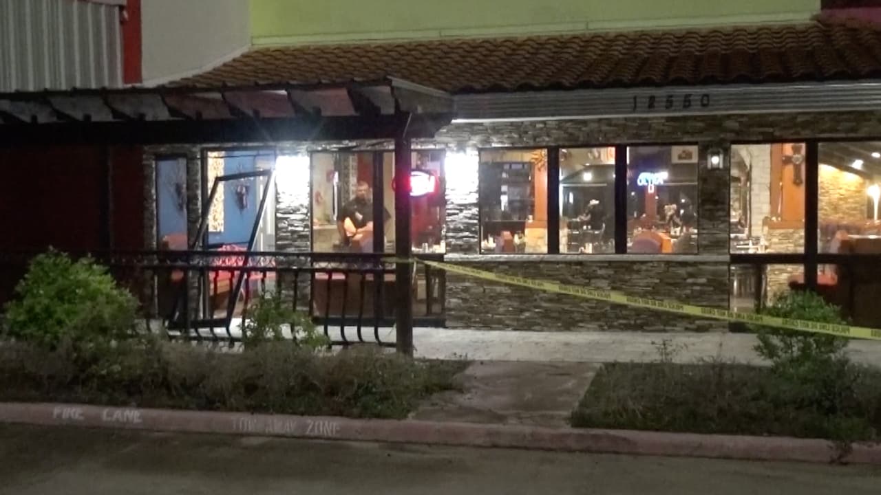Muere un hombre baleado tras una pelea afuera de una taquería en el suroeste de Houston
