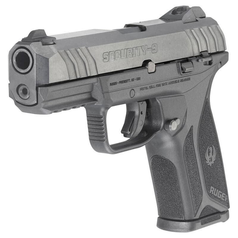 <b>Pistola semiautomática de 9mm, marca Ruger</b>
<br>Una pistola compacta, ergonómica y económica. Es mayormente usada en situaciones de defensa personal.