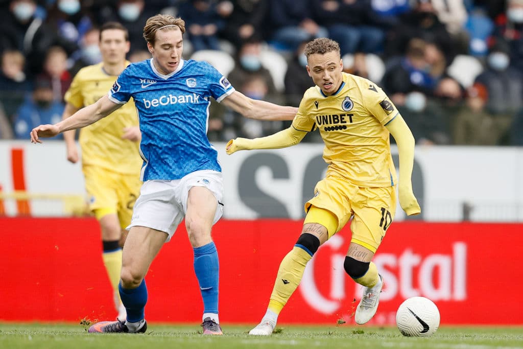 Club Brujas se impone 3-2 al Genk durante la fecha 14 en la Jupiler League. Por parte de los locales, Patrik Hrosovsky anotó doblete, mientras que para los visitantes Vanaken, Lang y Ricca le dieron la victoria a la escuadra belga. El mexicano Gerardo Arteaga hizo asistencia durante el partido.