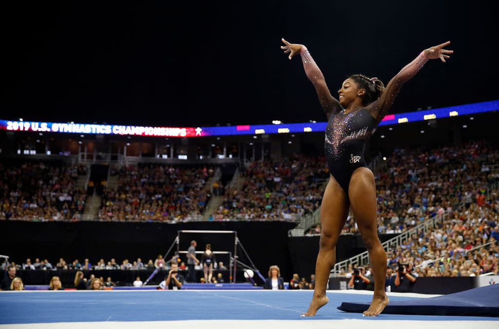 La gimnasta ha regresado a los entrenamientos para su próxima gira ‘Gold Over America’.