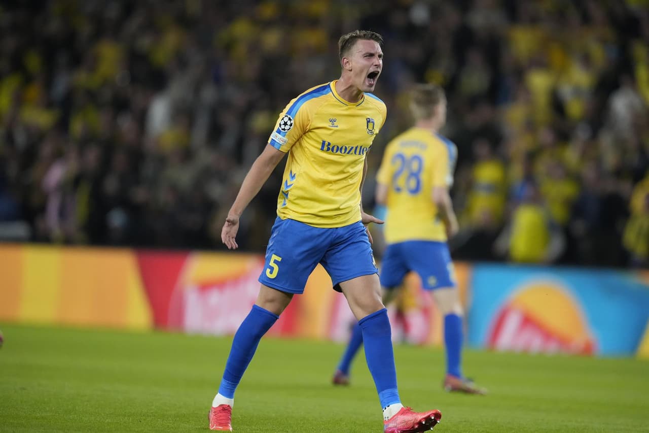 RB Salzburg se impone con autoridad ante el Brondby 2-1 durante el partido de vuelta de las eliminatorias de la Champions League y, sumado al partido de ida, consigue su boleto a la fase de grupos. Benjamin Sesko y Brenden Aaronson fueron los anotadores por parte del equipo austriaco.