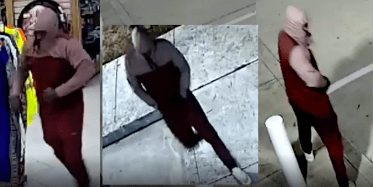 Entran a una tienda a la fuerza, obligan al empleado a arrodillarse y roban un cajero: todo queda en video