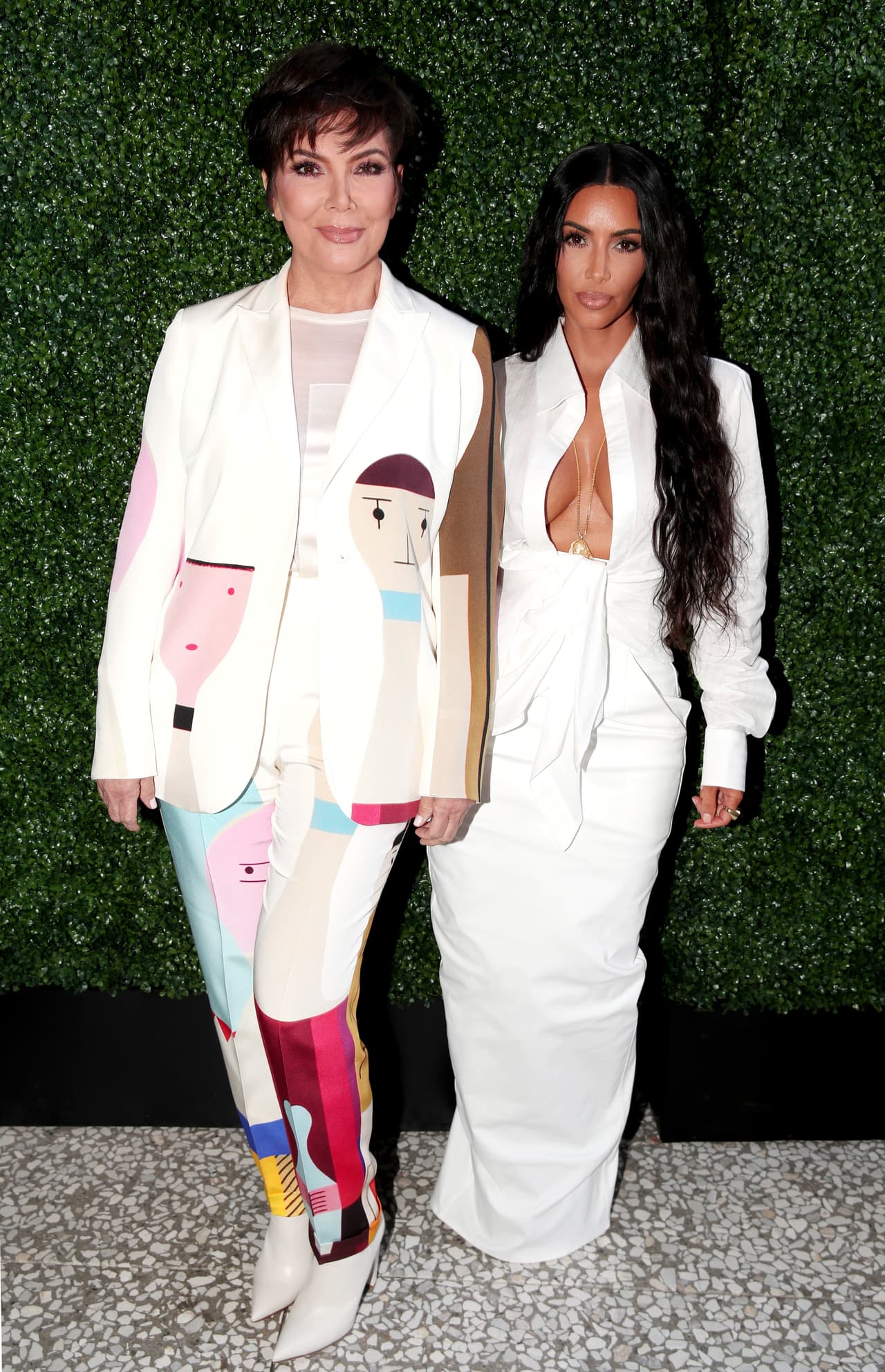 Tal vez las estrellas ya andan buscando un reemplazo para la mayor de las hermanas y la pr贸xima temporada tendr谩 algo del sabor urbano de la Cardi B.