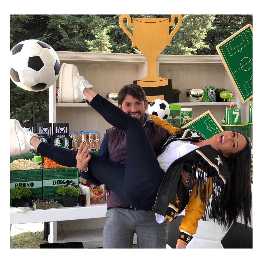 “No doy de qué hablar,
<b><a href="https://www.univision.com/entretenimiento/ines-gomez-mont-confiesa-que-su-marido-le-huye-y-aqui-te-decimos-por-que-video">no me presto a tonterías</a></b>, cosa que también le pido a él que haga. Tenemos como muy buena comunicación en ese sentido”, detalló.