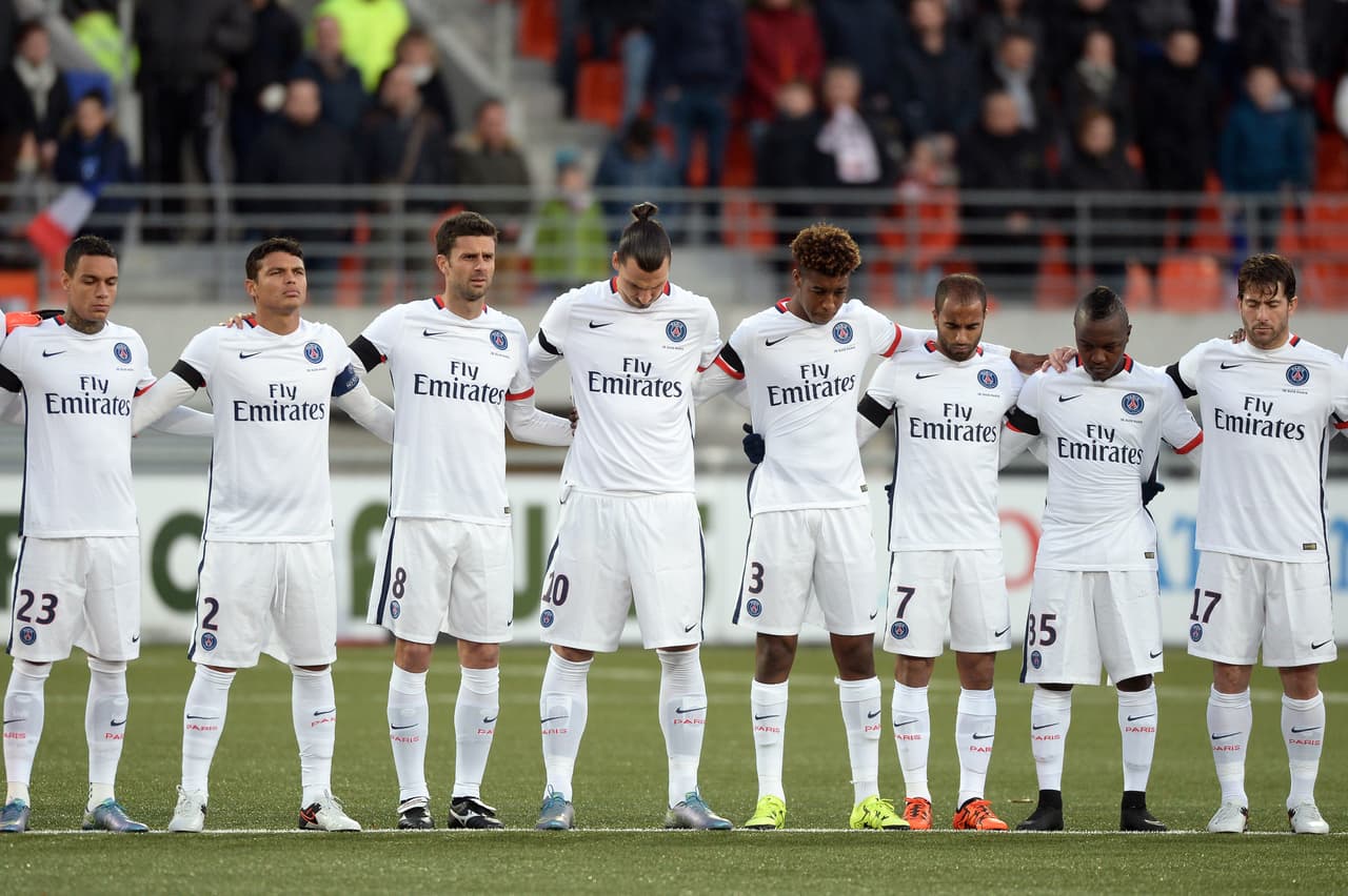 PSG y Lorient ganaron en emotiva jornada del fútbol francés