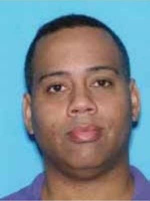 <b>Stanley Simms </b>es buscado por presunta posesión y distribución de pornografía infantil y por agresiones sexuales a mujeres que posiblemente fueron drogadas. Se cree que puede estar en Las Bahamas.