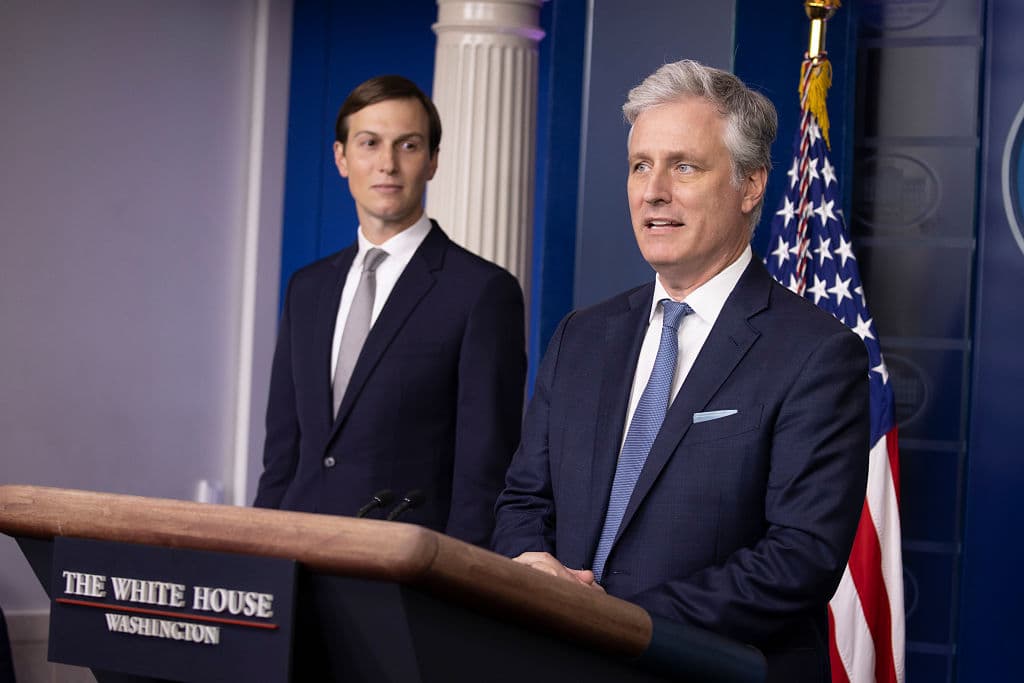 <b>Robert O'Brien, asesor de seguridad nacional: </b>en una participación en 'The Hugh Hewitt Show', O'Brien dijo: "Espero que el presidente sea reelegido y reelegido abrumadoramente (...) El pueblo estadounidense ve el liderazgo que está proporcionando no solo con respecto a China, lo vieron construir el mejor economía en la historia del mundo" y se preguntó de manera retórica: "¿A quién quiere recurrir para reconstruir la economía? Al tipo que ha demostrado que puede hacerlo, el presidente Trump, o alguien que ha estado en Washington durante 40 años?", repitiendo uno de los puntos de la campaña republicana.