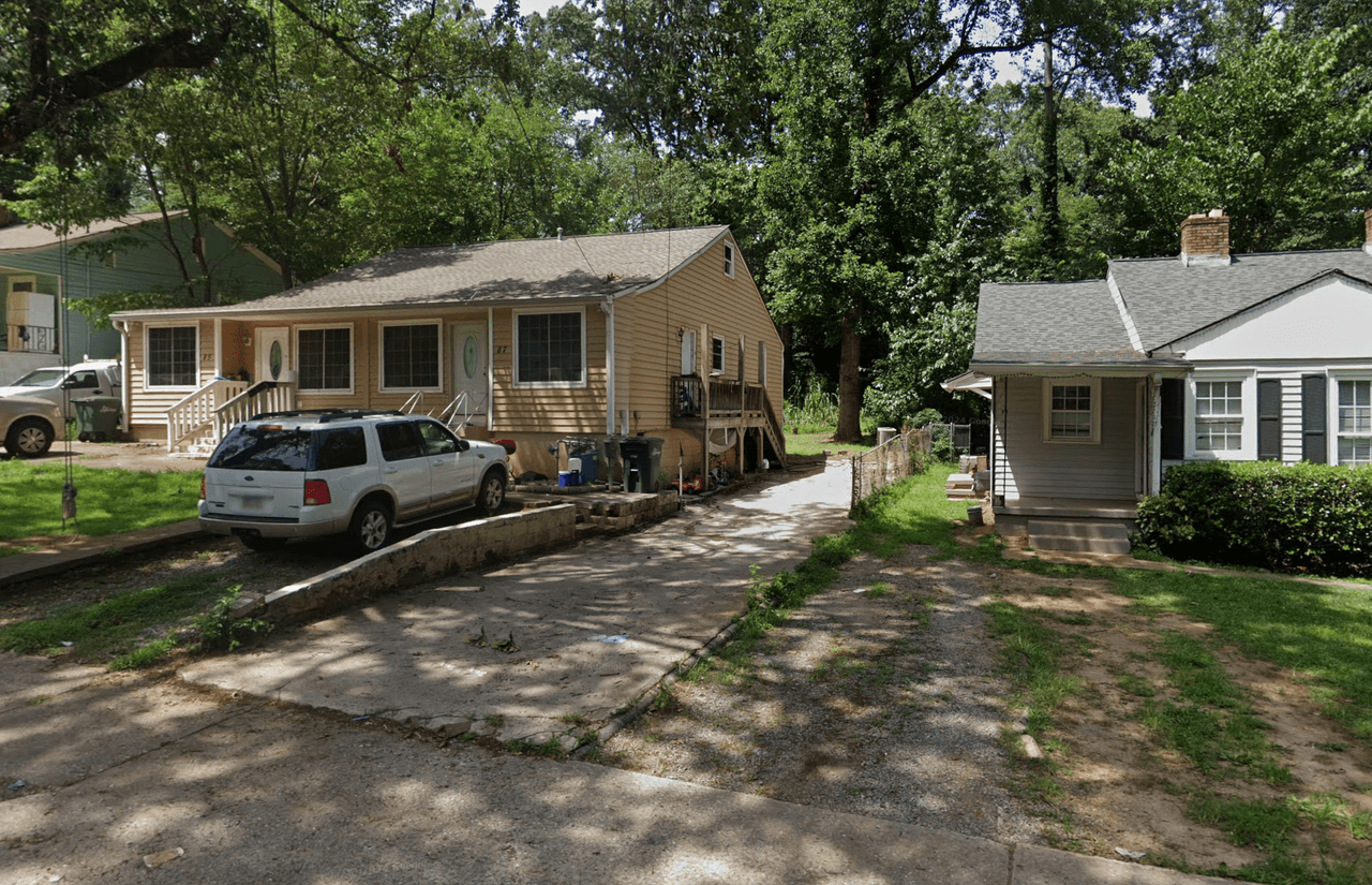 La encontraron cavando un hoyo: hallan muerto a un recién nacido y su mamá de 17 años es arrestada