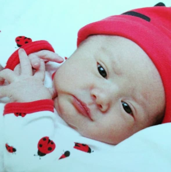 Angeliquita nació el 6 de junio del 2012 en Los Ángeles, California.