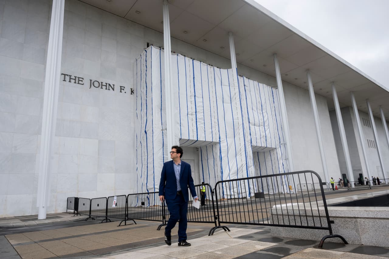 Los jueces deniegan la solicitud de devolver el nombre de Trump al Kennedy Center