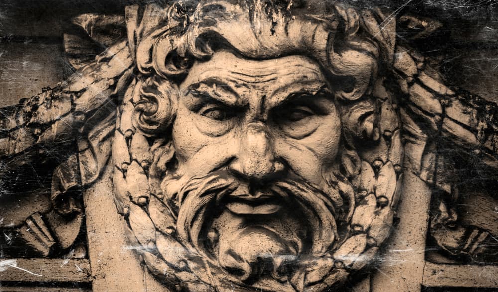 Su tamaño y resplandor se reflejan en la mitología, donde Júpiter es el rey de los cielos, el padre de los dioses y de los hombres. Por lo general, Júpiter (Zeus para los griegos) es benéfico, pero también tiene cierta tendencia al orgullo, y es notorio por sus numerosas aventuras amorosas, para pesar de su esposa Hera.