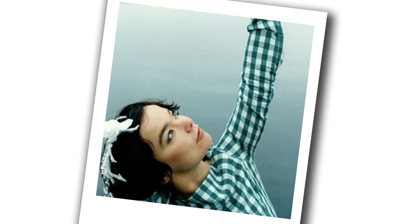 ¿Recuerdan cuando Björk se presentó en una alfombra roja vestida de cisne?