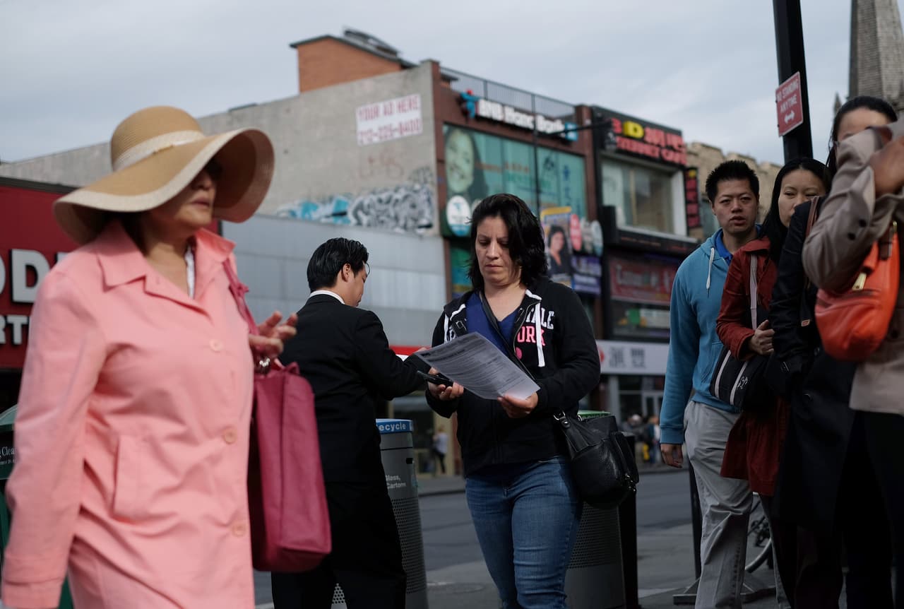 Reparten derechos laborales a empleadas en Nueva York