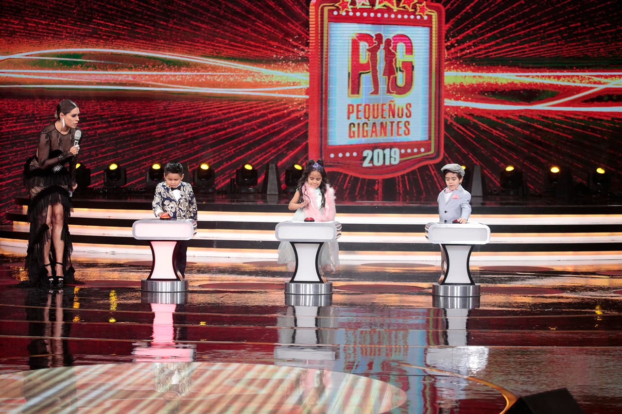 Galilea le pidió a los tres capitanes finalistas que cantaran una canción mexicana. Mateo interpretó el tema 'La vikina' y Giovani cantó la canción 'La de la mochila azul', casi completa.