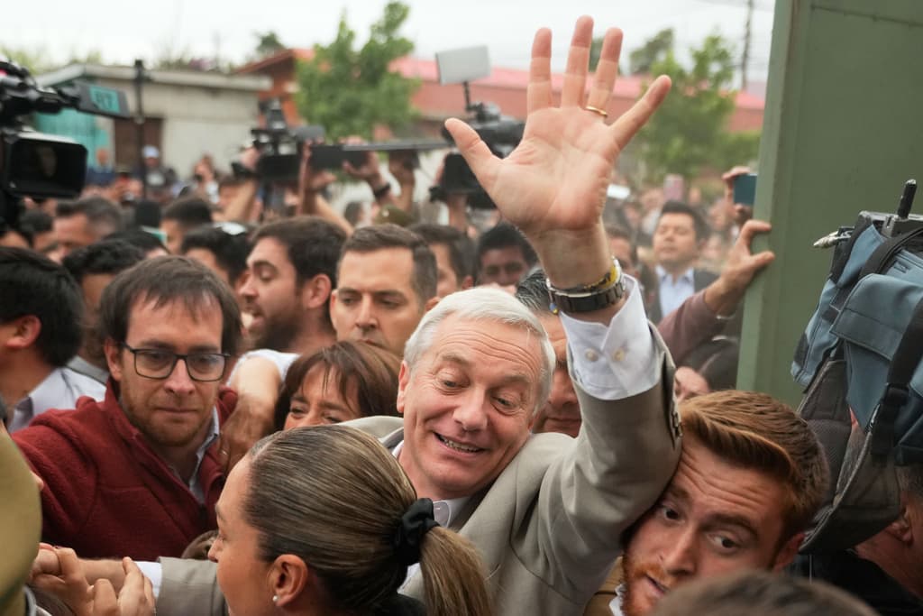 El ultraderechista José Antonio Kast gana por amplio margen las elecciones presidenciales de Chile