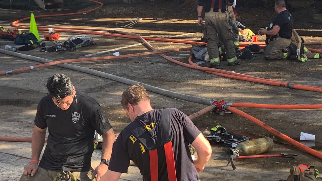 Investigan incendio en complejo de apartamentos al sureste de Houston