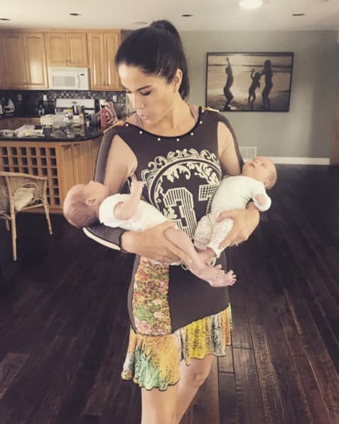 Fue en julio del año pasado que la presentadora Paola Rojas posó junto a los bebés de la actriz.