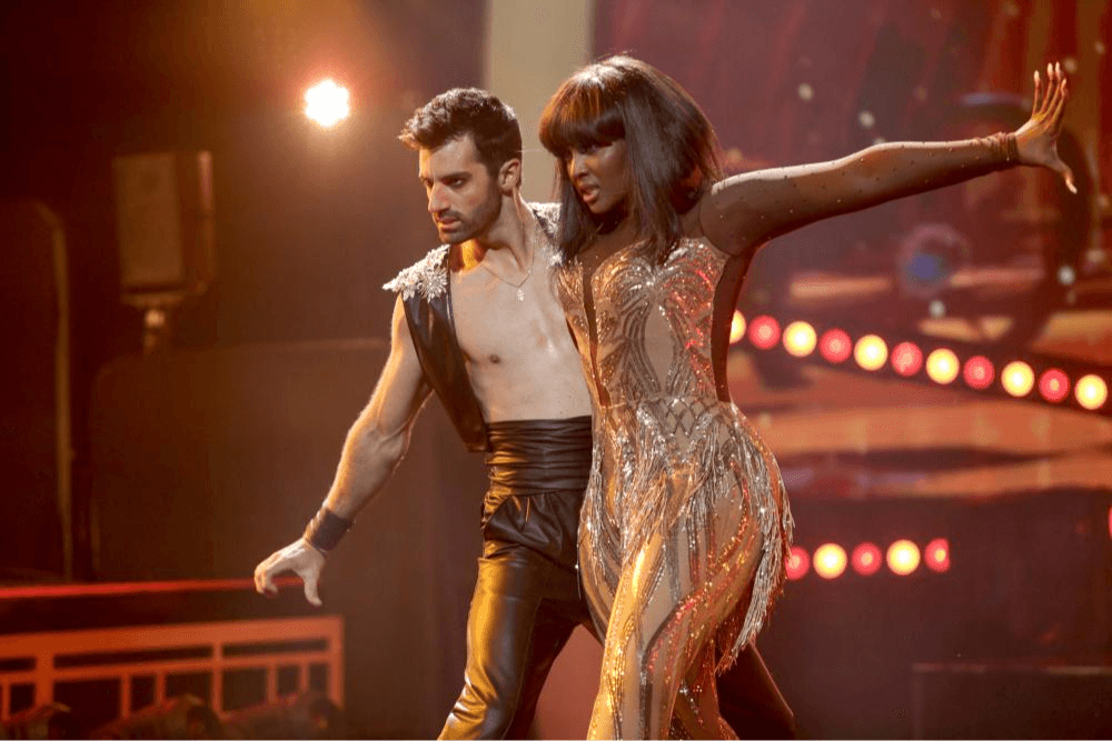 La reportera de backstage y el mentor de la octava temporada de MQB All Stars volvieron a bailar en este escenario. Sin duda, un opening de lujo que demostró la producción de primer nivel de Mira Quién Baila All Stars. Este fin de semana también se espera un espectacular show.