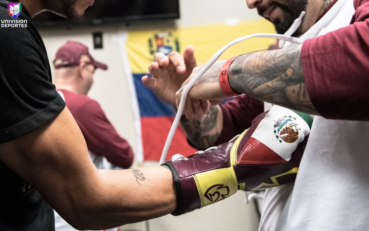 El venezolano José Uzcátegui (27-2, 23 KOs) se llevó la revancha ante Andre Dirrell (26-3, 16 KOs) con un trabajado nocaut en el octavo episodio. 'Bolivita' obtuvo el título interino supermediano de la FIB.