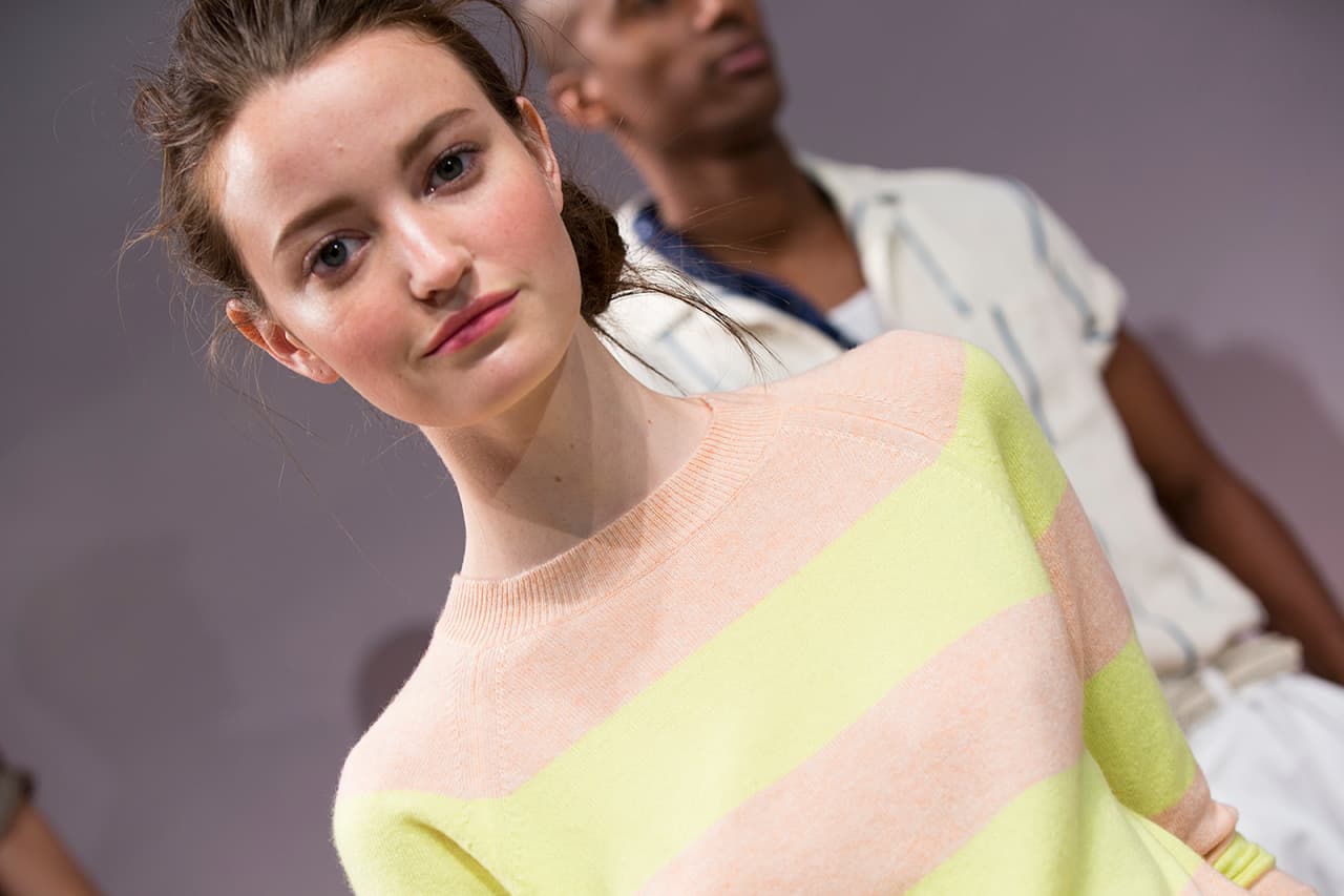 Las prendas en tonos suaves y juveniles nos permiten una vuelta al pasado. Diseñador J. Crew. NYFW, Spring/Summer 2016 - 09/16/2015