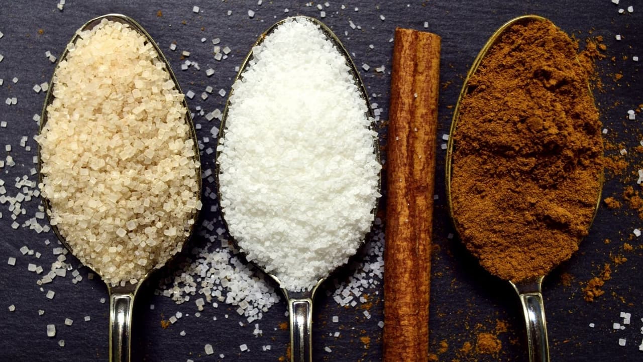 Ya enfatizamos en que más que una bebida puede ser un postre. Toma nota: necesitarás 1/2 taza de azúcar y 1 cucharadita de canela en polvo.
<br>
<br>