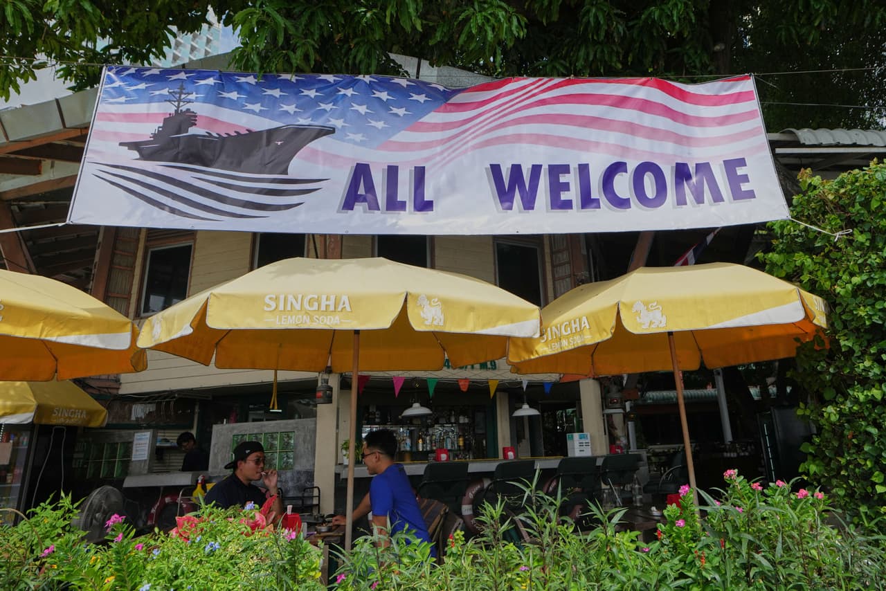 Tras más de nueve meses en el mar, el USS Abraham Lincoln llega a Tailandia