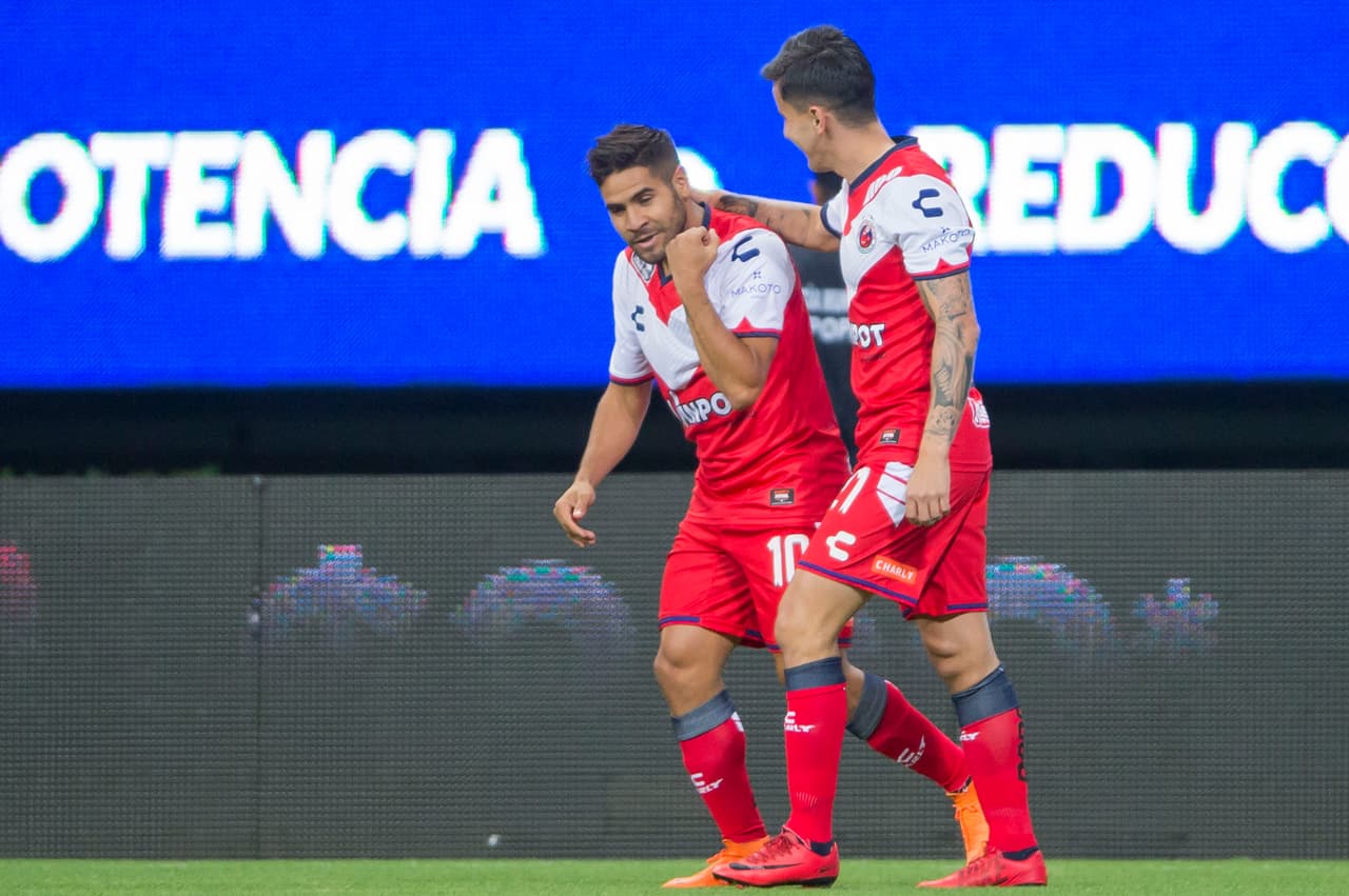 El gol llegó a los 20 segundos de juego gracias a un grave error de la defensa de Chivas.