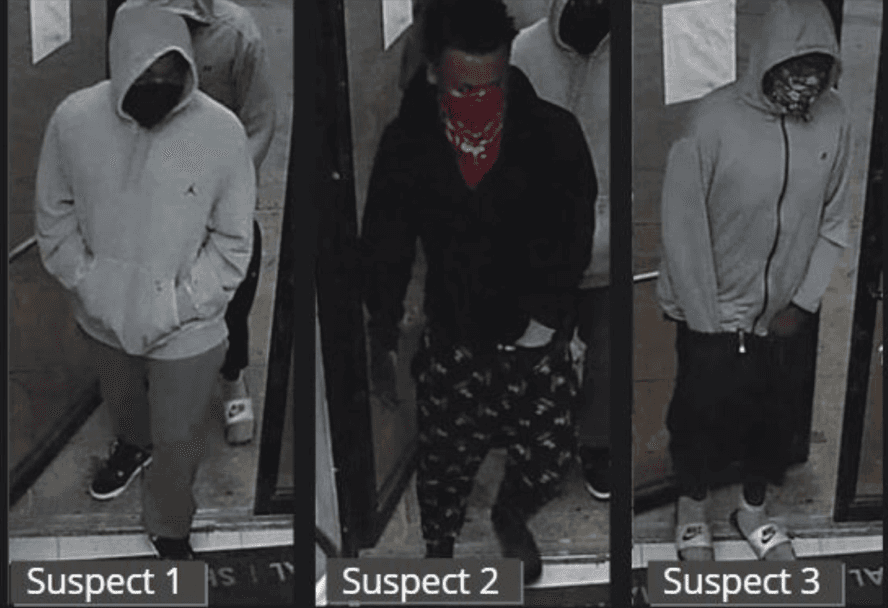 Autoridades buscan a 3 sujetos acusados de disparar y robar una gasolinera en el centro de Austin