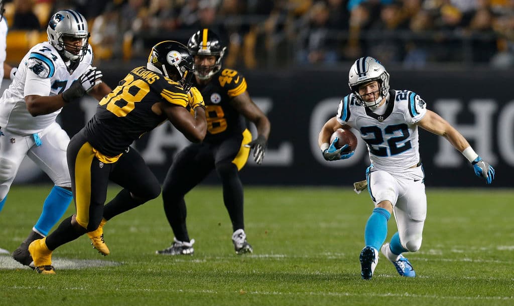McCaffrey fue el punto brillante en una gris noche para Carolina al anotar su tercer touchdown en una carrera de 1 yarda para poner más decoroso el marcador y sellar una mala salida para los Panthers.