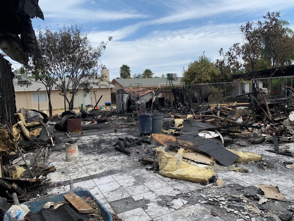 Las llamas lo consumieron literalmente todo el pasado jueves 16 de julio en la vivienda de los Basulto, en Huron, condado de Fresno.