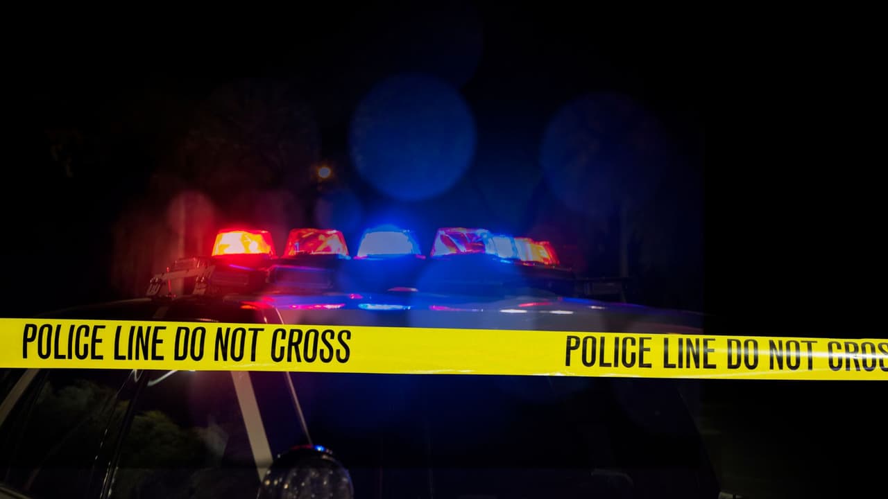 Dos jóvenes heridos tras aparatosa colisión entre un auto y bicicletas eléctricas en Riverside
