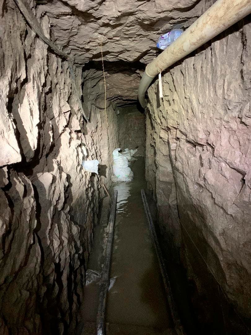 "A medida que aumentan los esfuerzos para fortalecer la seguridad en nuestra frontera sur, los carteles mexicanos de la droga se ven obligados a ingresar clandestinamente a sus mortales drogas en Estados Unidos", dijo el agente especial de la DEA a cargo, John W. Callery.