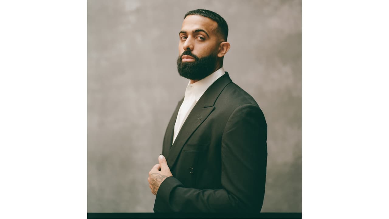 Eladio Carrión cantará en Premio Lo Nuestro 2026