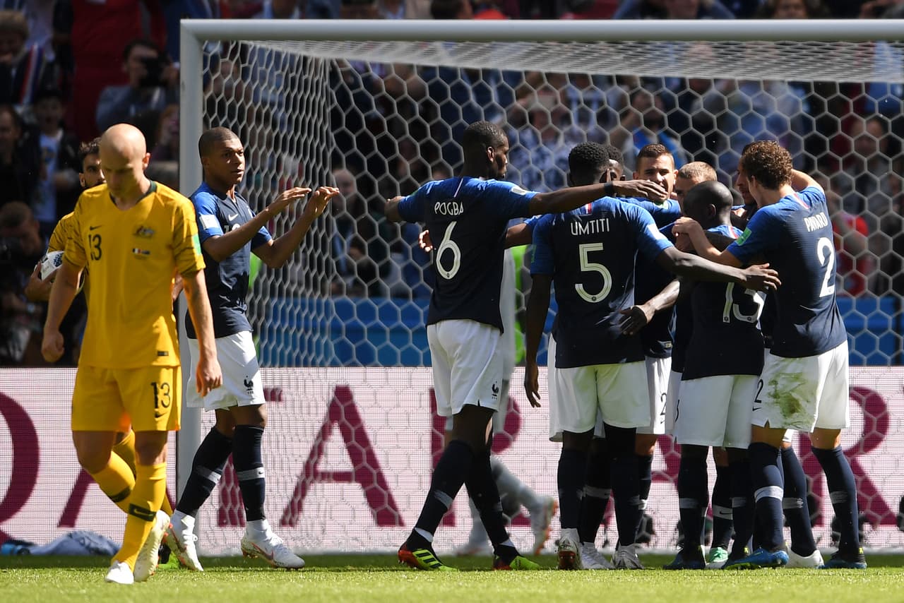 La celebración de Francia marcó la unidad de un equipo al que ese gol y esa decisión le cayeron como un regalo dorado.