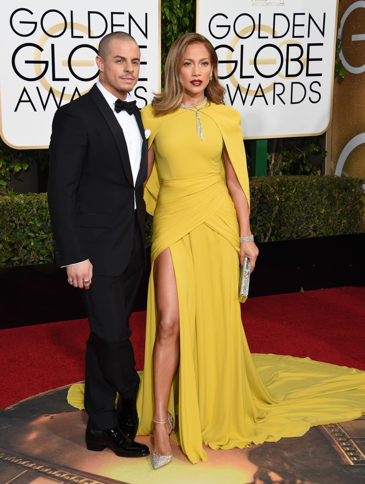 Casper con un impecable smoking.