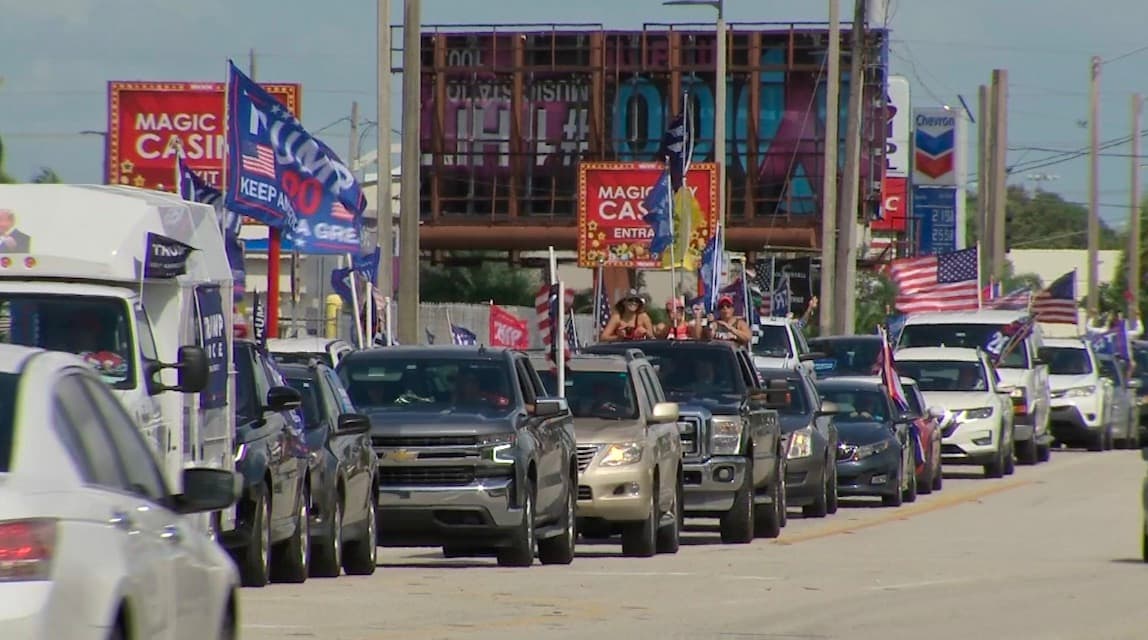 Realizan multitudinaria caravana anticomunista a favor de Donald Trump en Miami