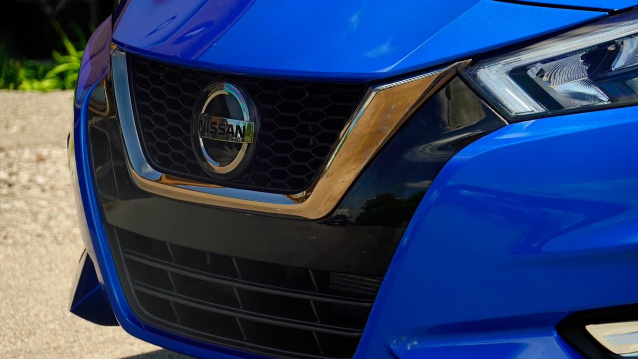 Parrilla 'V-Motion' de Nissan