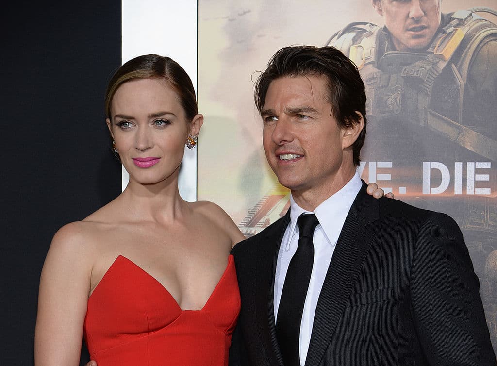 La actriz relató que tenía que hacer una escena de persecución con Tom Cruise en el asiento trasero de su auto. El problema ocurrió cuando perdió el control en una de las curvas, algo de lo que el actor le advirtió a gritos.
<br>
<br>A pesar de que reaccionó a tiempo, no pudo evitar estrellarse contra un árbol cercano. Por fortuna ambos salieron ilesos de ese percance.